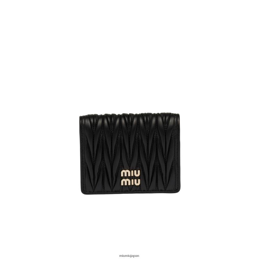 スモールマトラッセナッパレザーウォレット Miu Miu 黒 コレクション D2466R1067