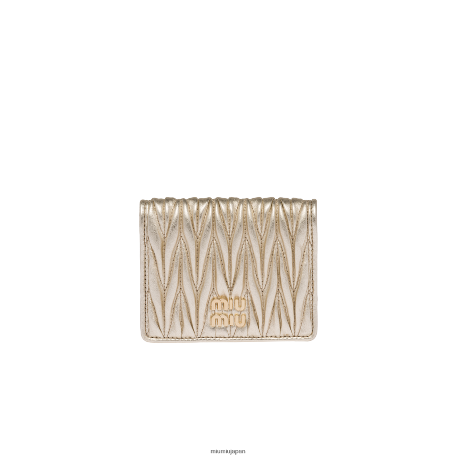 スモールマトラッセナッパレザーウォレット Miu Miu 黄鉄鉱 コレクション D2466R1074